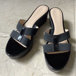 Calvin Klein Inessa Black Platform Sandals Elastic & Patent Leather Sz 11